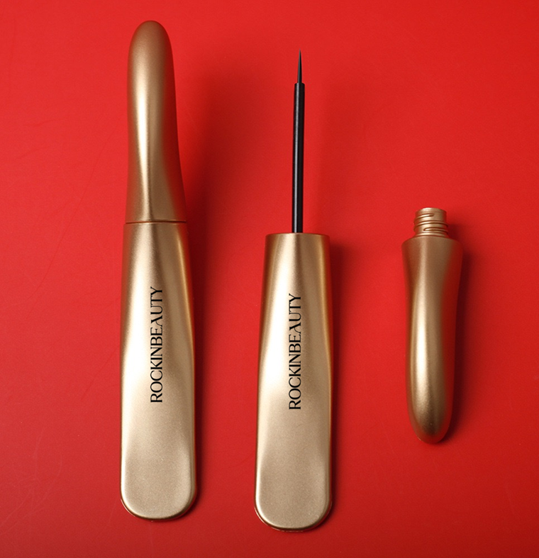 BOLD LIQUID EYELINER